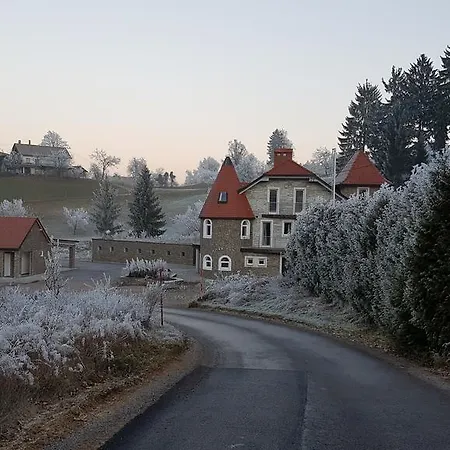 Gladiaterra Castle Smrecje