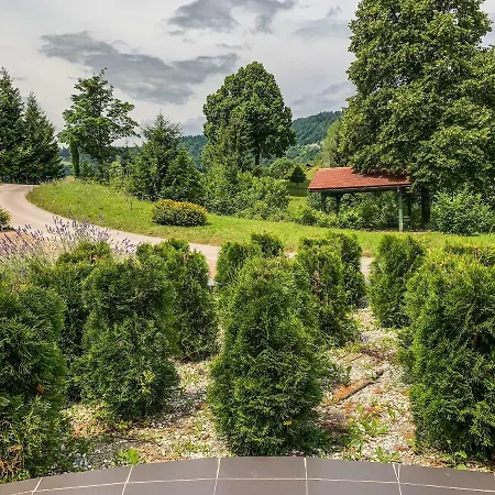 Pensjonat Gladiaterra Castle Smrecje